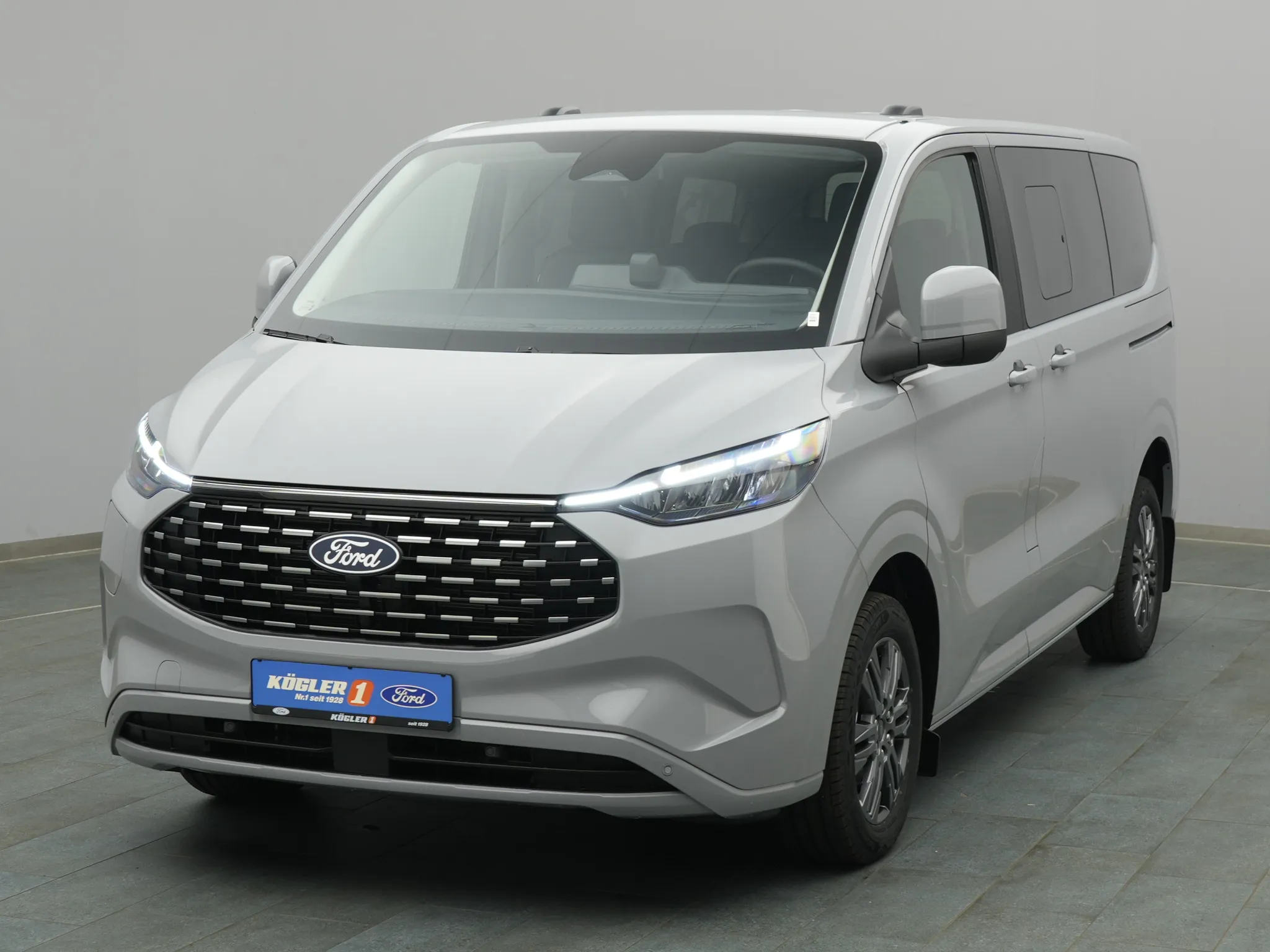 Ford Tourneo Custom PHEV 340 L1 Titanium / Navi Bild