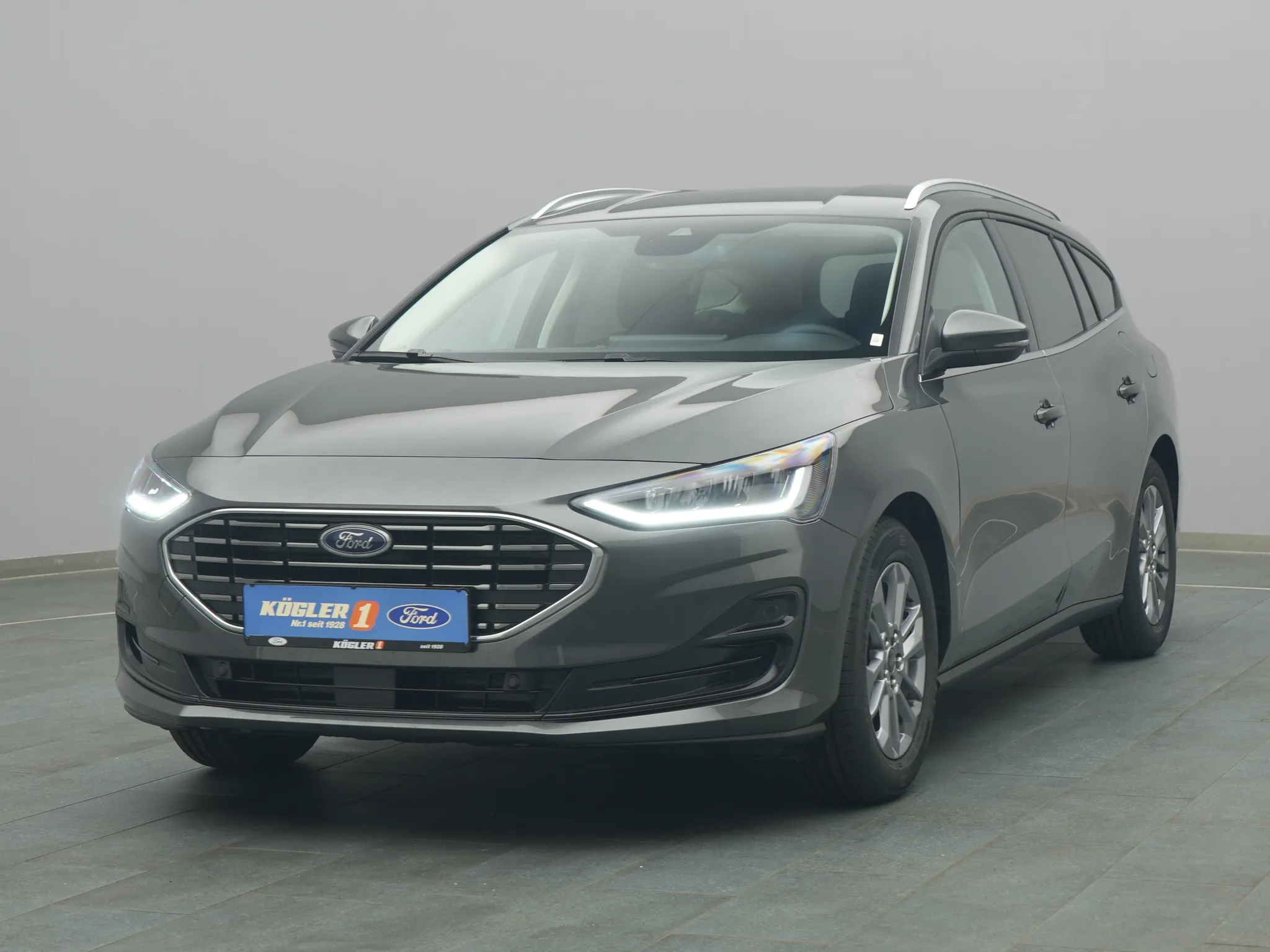Ford Focus Titanium X Turnier  155PS / Automatik / LED Bild