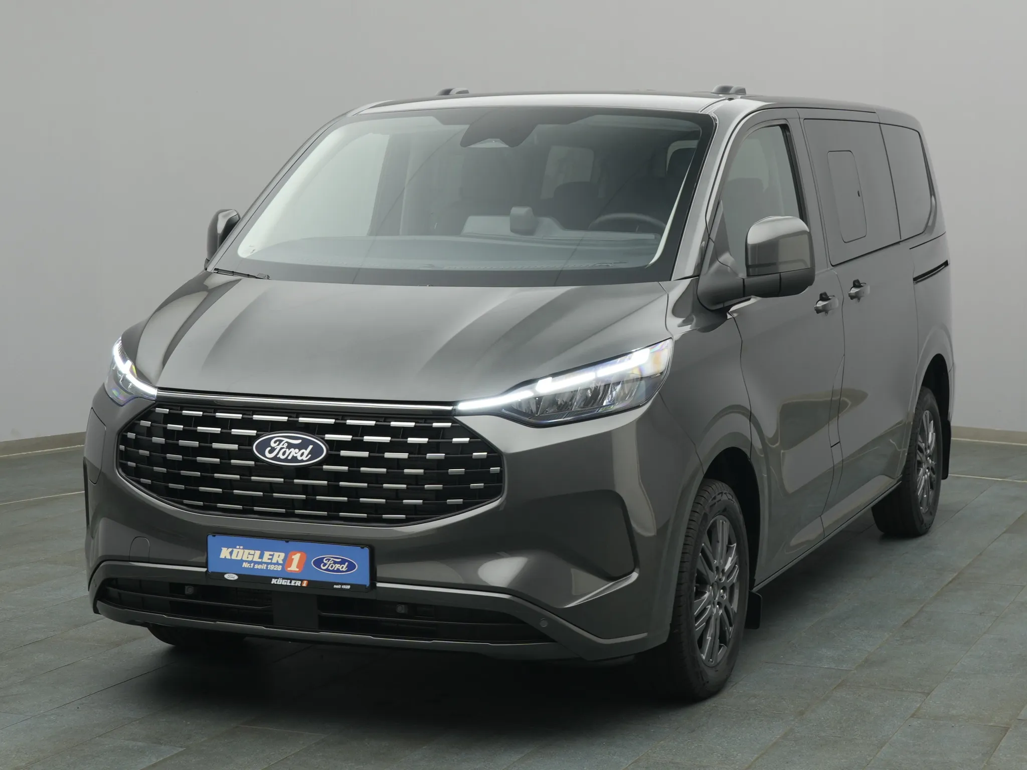 Ford Tourneo Custom PHEV 340 L1 Titanium / Navi Bild