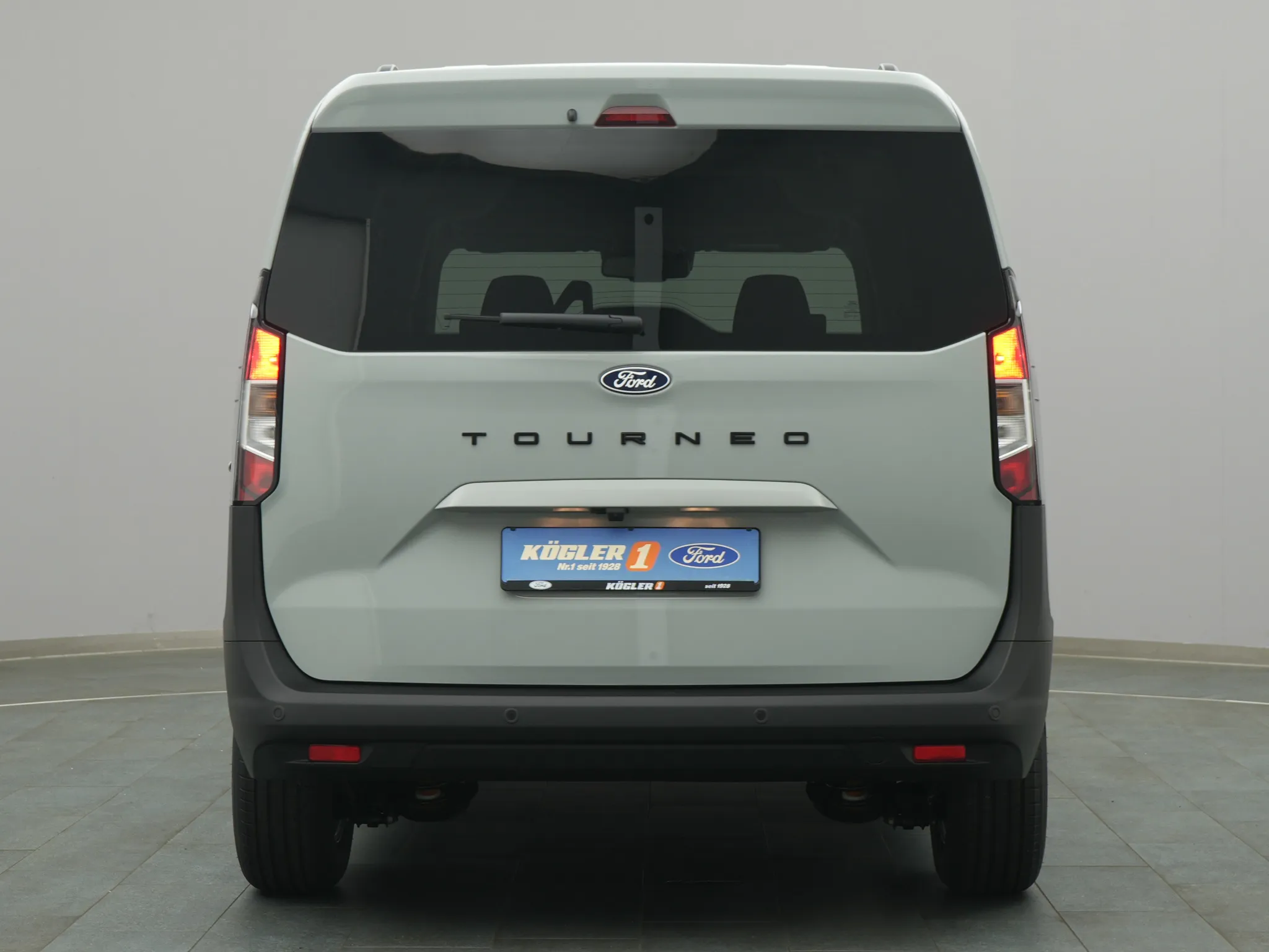 Ford Tourneo Courier Titanium – Bild 7