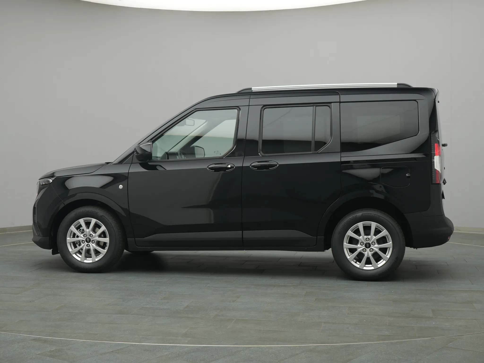 Ford Tourneo Courier Titanium – Bild 3