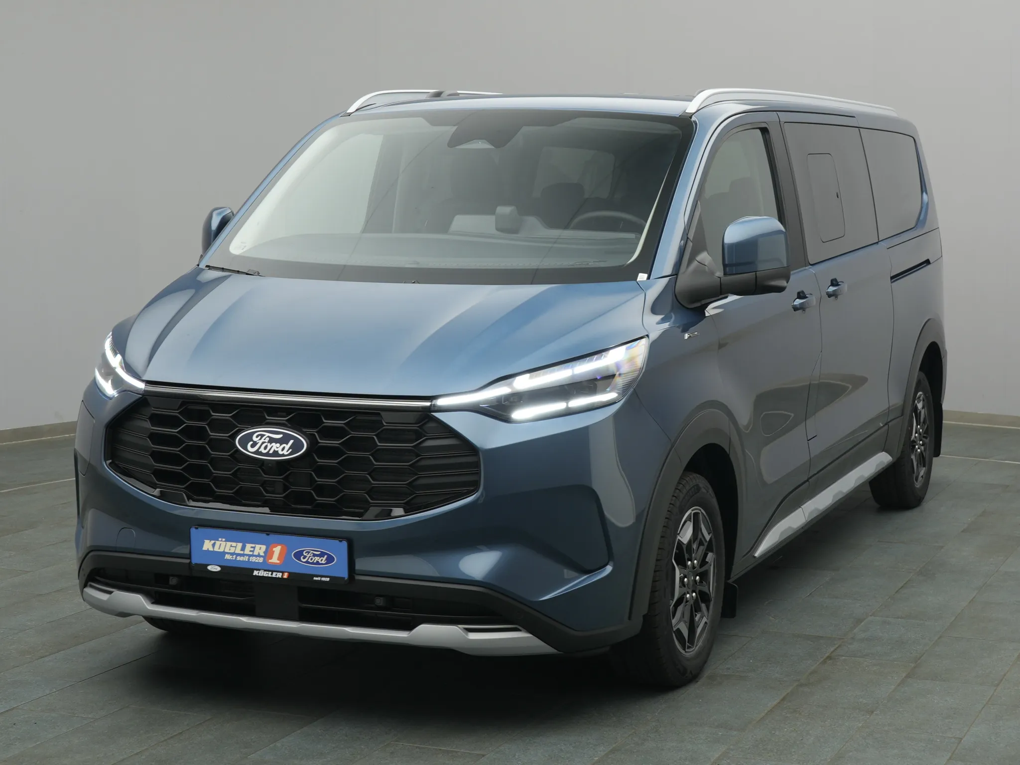 Ford Tourneo Custom PHEV 340 L2 Active / LED Bild