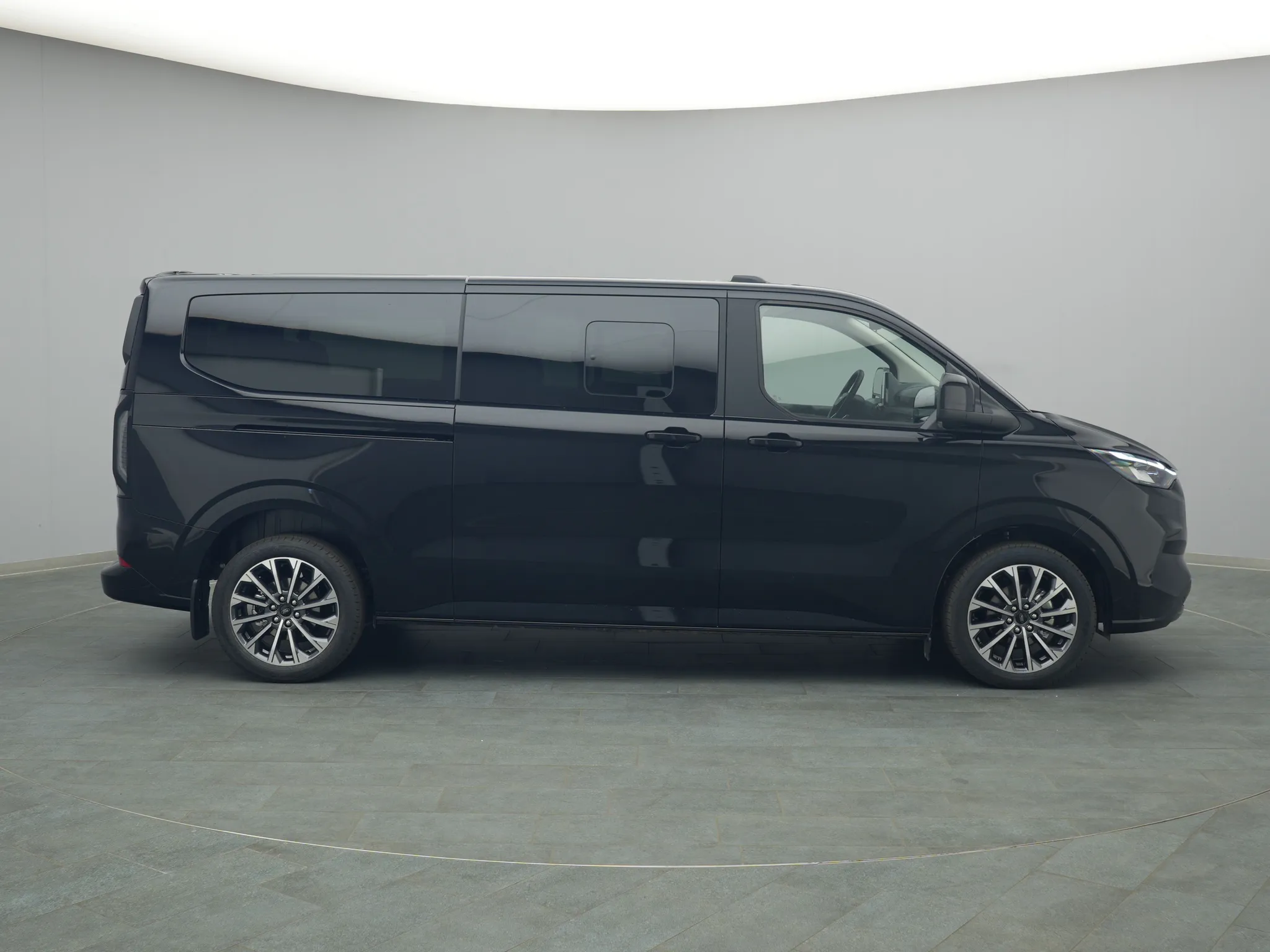 Ford Tourneo Custom – Bild 8