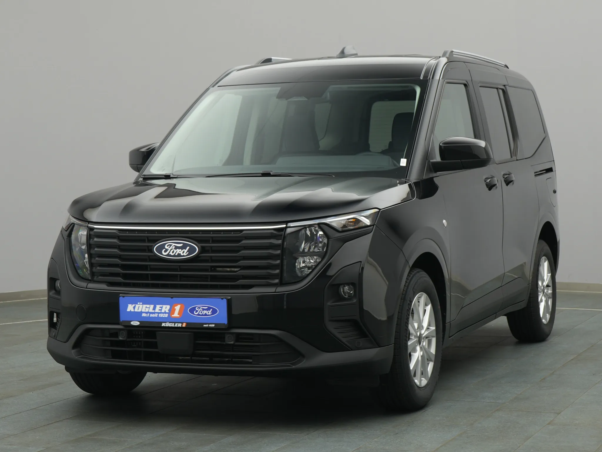 Ford Tourneo Courier Titanium 125PS / Winter-P Bild