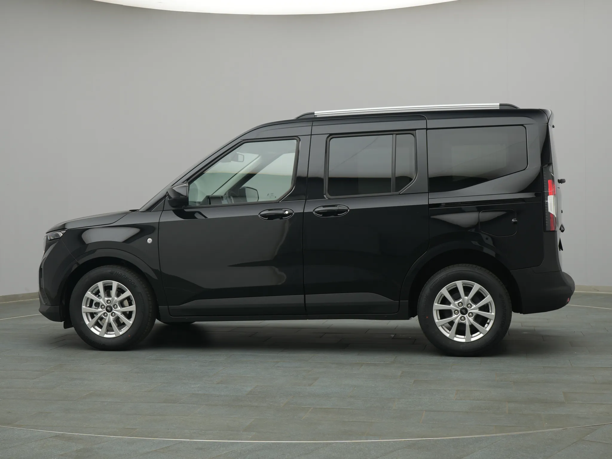 Ford Tourneo Courier Titanium – Bild 3