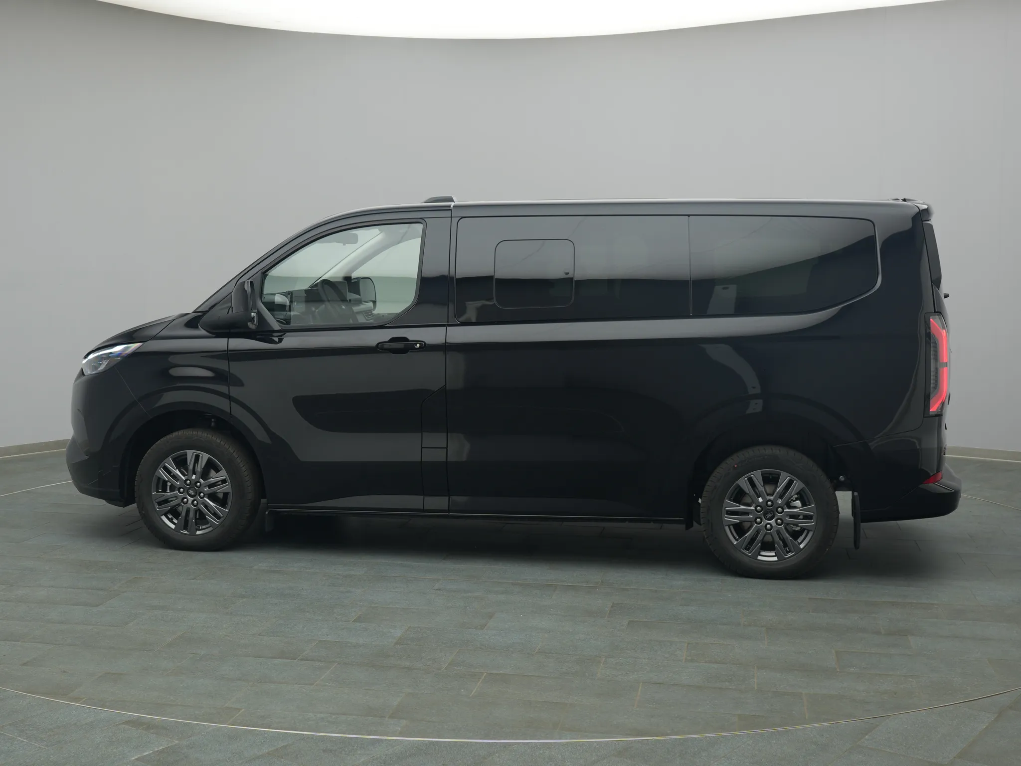Ford E-Tourneo Custom – Bild 3