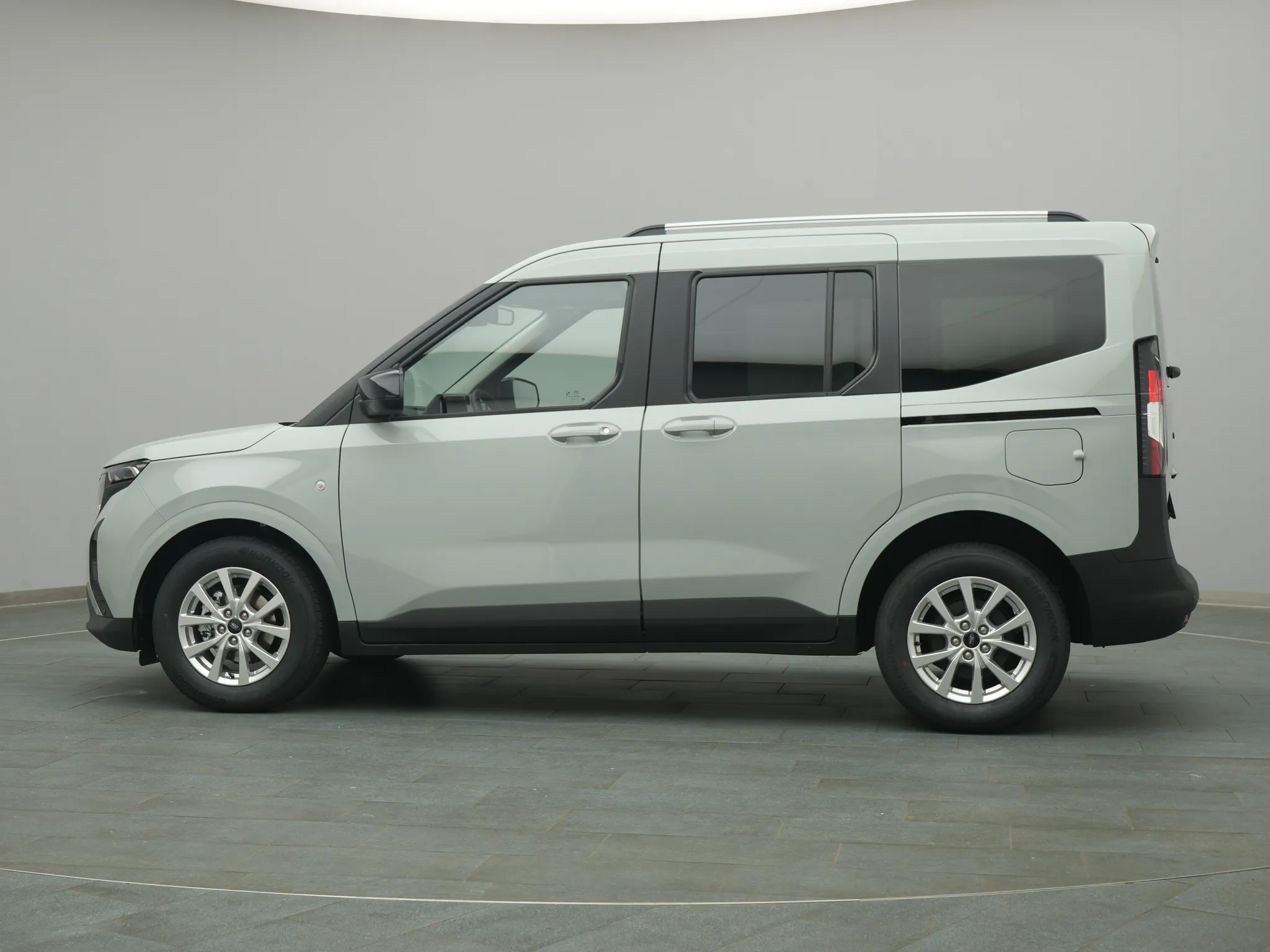 Ford Tourneo Courier Titanium – Bild 3