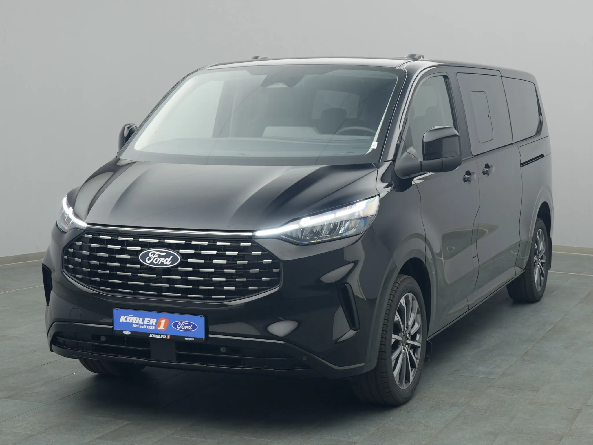 Ford Tourneo Custom 320 L2 Titanium 150PS / Navi Bild