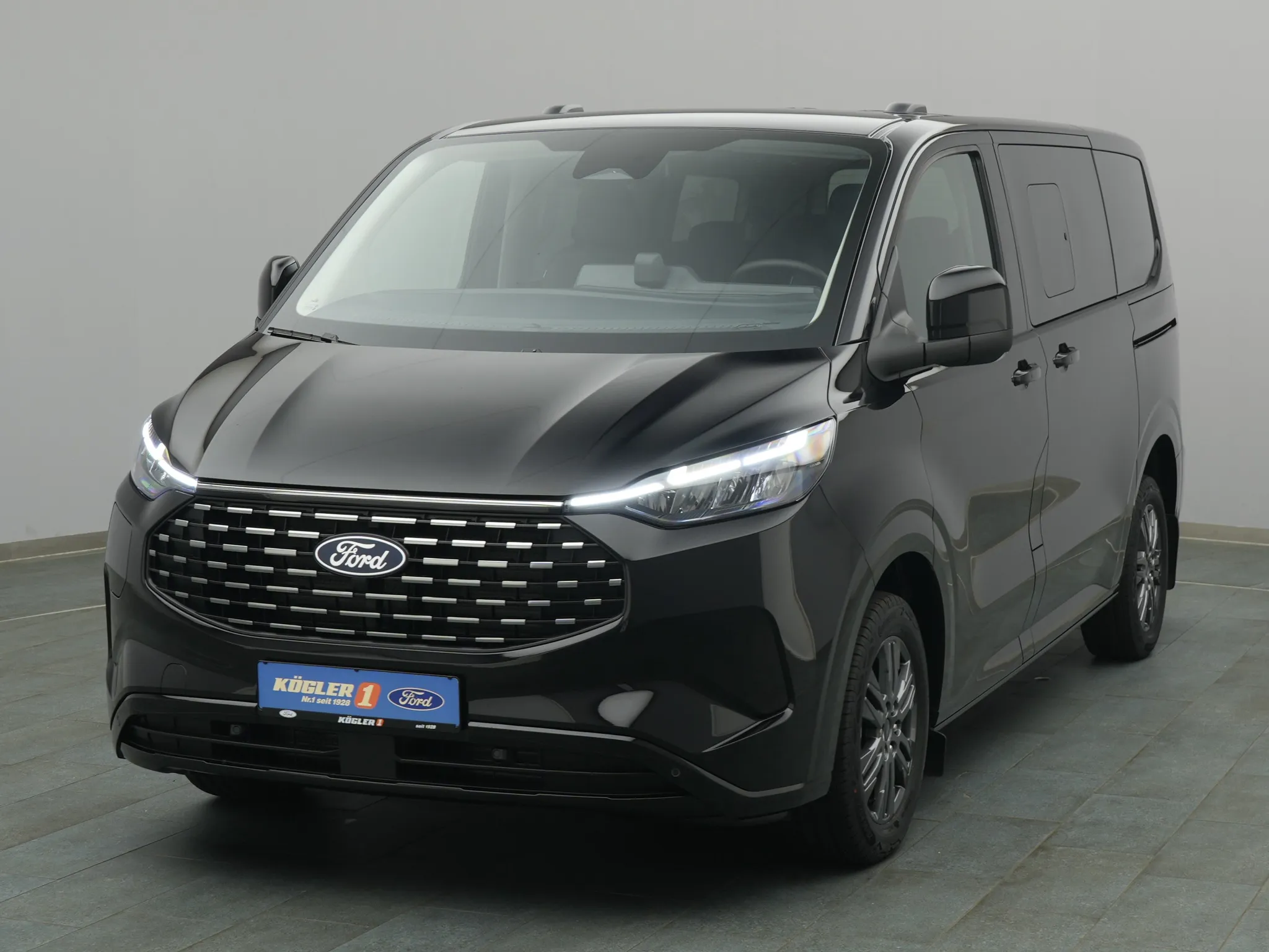 Ford Tourneo Custom PHEV 340 L1 Titanium / Navi Bild