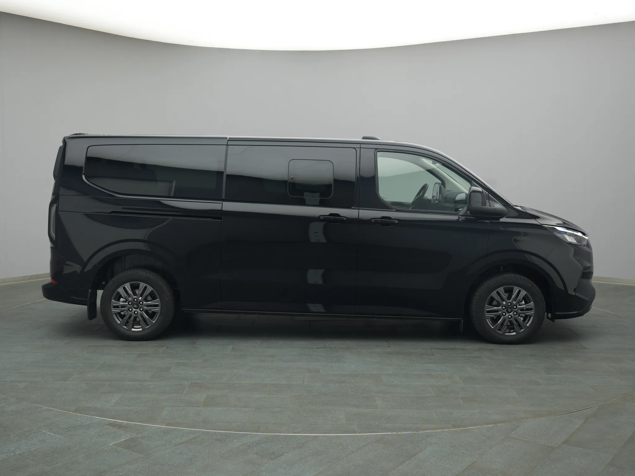 Ford Tourneo Custom – Bild 8