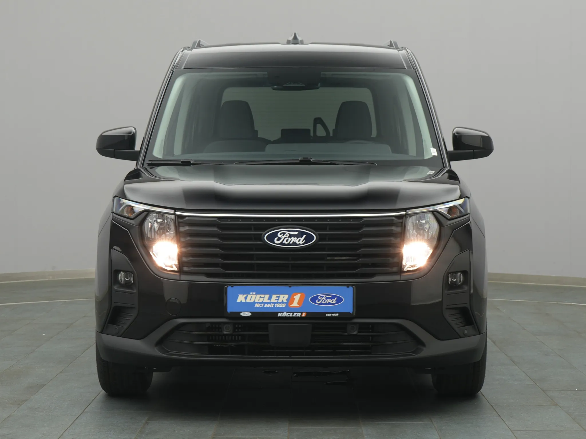 Ford Tourneo Courier Titanium – Bild 6
